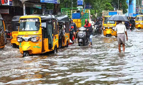 ഫെയ്ഞ്ചൽ ചുഴലിക്കാറ്റ്: പുതുച്ചേരിയിൽ കനത്ത മഴയും വെള്ളപ്പൊക്കവും; രക്ഷാ പ്രവർത്തനത്തിന് സൈന്യമിറങ്ങി