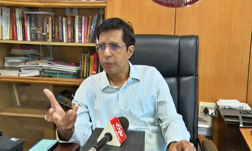 ‘ഗോമൂത്രം കുടിച്ചാല്‍ അസുഖം ഭേദമാകുമെന്ന്’ മദ്രാസ് ഐഐടി ഡയറക്‌ടര്‍; പിന്നാലെ രൂക്ഷ വിമര്‍ശനം