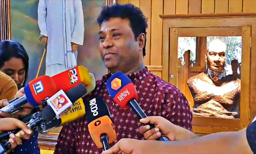 പുതുചരിത്രമെഴുതി ആർഎൽവി രാമകൃഷ്‌ണൻ; കലാമണ്ഡലത്തിലെ ആദ്യ മലയാളി നൃത്താധ്യാപകനായി ചുമതലയേറ്റു