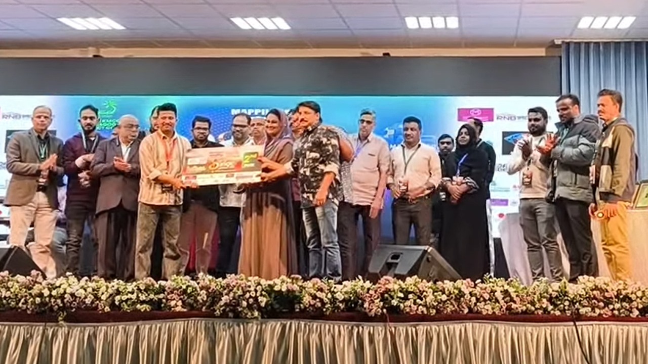 റിയാദ് കെ.എം.സി.സി. കാസർകോട് ജില്ലാ കമ്മിറ്റിയുടെ മാപ്പിളപ്പാട്ട് റിയാലിറ്റി ഷോയിൽ അനസ് മാണിയൂരിന് ഒന്നാം സ്ഥാനം