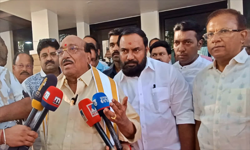 ക്ഷേത്രങ്ങളിൽ ‘ഉടുപ്പ്’ അഴിക്കേണ്ട ആവിശ്യമില്ല; ക്ഷേത്രാചരങ്ങളിൽ രാഷ്ട്രീയ പാർട്ടികൾക്ക് അഭിപ്രായം പറയാമെന്ന് വെള്ളാപ്പള്ളി