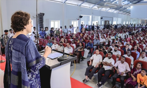 ജനങ്ങളുടെ സുഖത്തിലും ദുഖത്തിലും അവരോടൊപ്പം നിൽക്കുക, അവരുടെ ശബ്ദമാവുക’: പ്രിയങ്ക ഗാന്ധി