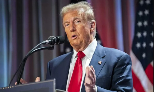 ​ഗോൾഡ് കാർഡ് പൗരത്വം നൽകി ഇന്ത്യാക്കാരെ  ഇവിടെ നിർത്തണം; ബൗദ്ധിക ചോർച്ച തടയാൻ പദ്ധതിയുമായി ട്രംപ്