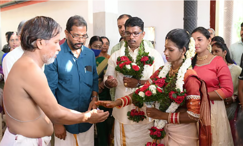 നാട്ടിൽ പെണ്ണുകിട്ടിയില്ല, ഹിന്ദി ഭാഷ രക്ഷിച്ചു, ബിഹാർ സ്വദേശിനിയായ പൂജ ഇനി അഴീക്കോടിന്റെ മരുമകൾ; നാട്ടുകാർക്ക് പുതുമയായി വേറിട്ട കല്യാണം