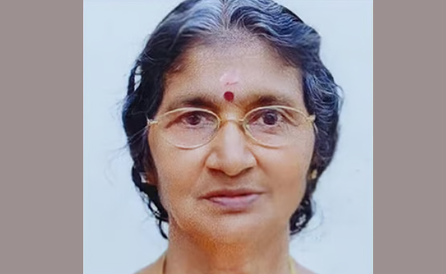 മഴയത്ത് തുണി എടുക്കാനായി കുടചൂടി പുറത്തിറങ്ങി; അങ്കമാലിയിൽ ഗൃഹനാഥ മിന്നലേറ്റ് മരിച്ചു
