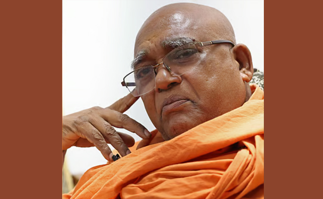 തന്ത്രിമാർ സാമൂഹിക വിഷയങ്ങളിൽ അഭിപ്രായം പറയേണ്ട; വിശ്വാസത്തിനു സർട്ടിഫിക്കറ്റ് ചോദിക്കരുത്: സ്വാമി സച്ചിദാനന്ദ