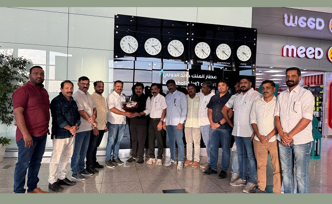 റിയാദിലെത്തിയ ആര്യാടൻ ഷൗക്കത്തിന് വിമാനത്താവളത്തിൽ ഊഷ്മള സ്വീകരണം നല്‍കി ഒഐസിസി, പ്രിയദർശനി പബ്ലിക്കേഷൻ സംഘടിപ്പിക്കുന്ന “കേരള കൾച്ചർ” സാംസ്കാരിക സായാഹ്നത്തില്‍  മുഖ്യ പ്രഭാഷണം നടത്തും