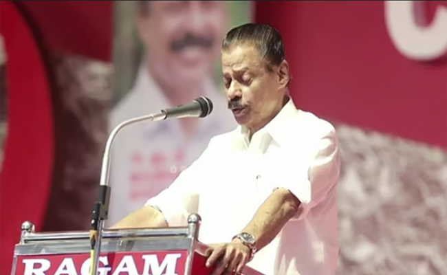 മുഖ്യമന്ത്രി ഒഴികെ ഒരാളും പോരാ; മെറിറ്റെന്ന് പറയുന്നു, എല്ലാ സ്ഥാനമാനങ്ങളും കണ്ണൂരിന്’; എവി ഗോവിന്ദന് വിമര്‍ശനം