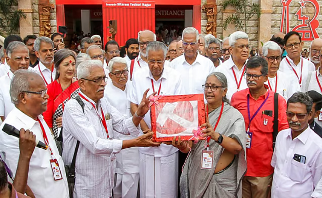 ലോകത്ത് ഒരിടത്തുമില്ല’; 75 വയസ്സ് പ്രായപരിധി നിബന്ധന എടുത്തു കളയണം, പാർട്ടി കോൺഗ്രസിൽ ചർച്ച
