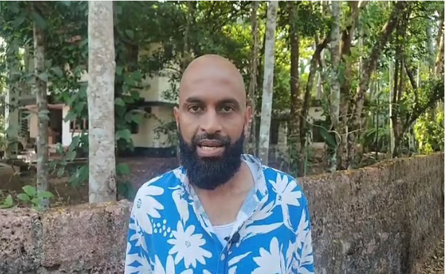 അതെല്ലാം ആസ്വാദകർ പറഞ്ഞ പാട്ടായിരുന്നു, തെറ്റായി വ്യാഖ്യാനിച്ചു, പരിപാടി നടന്നത് ക്ഷേത്രമതിൽക്കെട്ടിന് പുറത്ത്’: അലോഷി ആദം