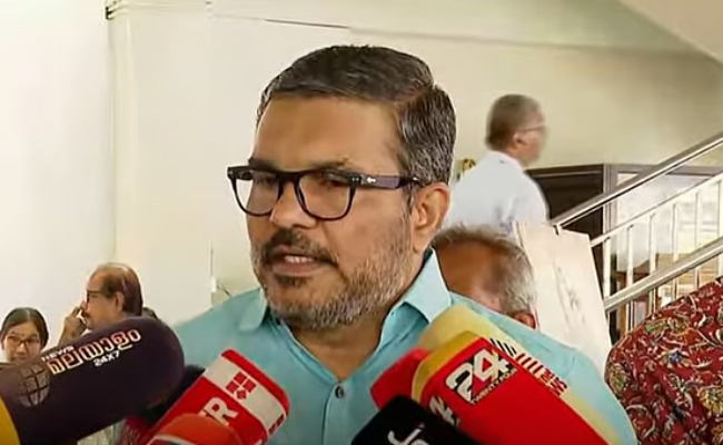 സെലിബ്രിറ്റി പരിഗണന ഉണ്ടാവില്ല, വെളിപ്പെടുത്തിയ കാര്യങ്ങള്‍ എവിടെയും പറയാന്‍ തയ്യാറാണെന്ന് വിന്‍സി അറിയിച്ചു’: മന്ത്രി എം ബി രാജേഷ്