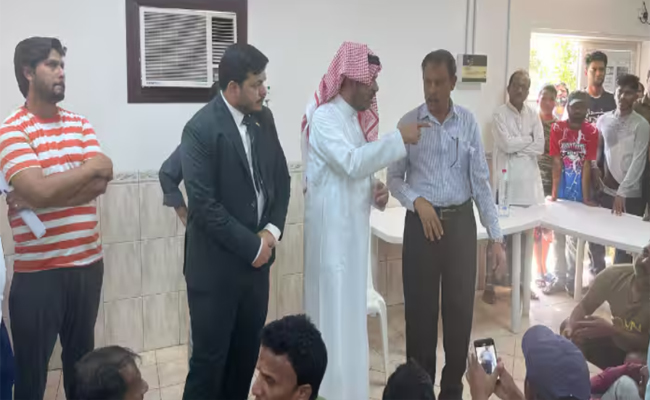 നാട്ടിൽ പോവാനാകാതെ മലയാളികളടക്കം 270 തൊഴിലാളികൾ ദുരിതത്തിൽ; എട്ട് മാസമായി ജോലിയും ശമ്പളവുമില്ല