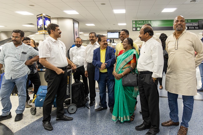 രമേശ് ചെന്നിത്തലയ്ക്ക് ഹൂസ്റ്റണിൽ ഊഷ്മള വരവേൽപ്പ് നൽകി  