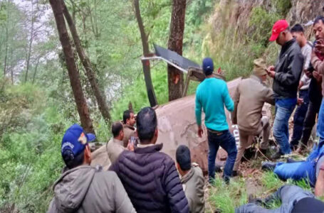 ഉത്തരകാശിയിൽ ഹെലികോപ്‌ടർ തകർന്ന് വീണ് അപകടം; അഞ്ച് പേർ മരിച്ചു
