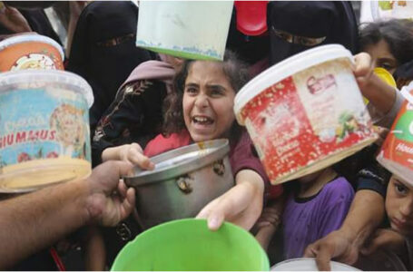 ലോകമേ കണ്‍തുറക്കൂ: പട്ടിണി, പോഷകാഹാരക്കുറവ്; ഗാസയില്‍ മരണം മുന്നില്‍ക്കണ്ട് കഴിയുന്നത് അഞ്ച് വയസിന് താഴെയുള്ള 3500 കുട്ടികള്‍, 70,000-ത്തിലധികം കുട്ടികള്‍ കടുത്ത പോഷകാഹാരക്കുറവ് മൂലം ആശുപത്രിയില്‍
