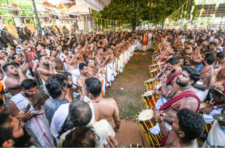 പൂരാവേശം പരകോടിയില്‍; ഇലഞ്ഞിത്തറയില്‍ കൊട്ടിന്റെ പൂമഴ, നാദവിസ്മയം തീര്‍ക്കാന്‍ കിഴക്കൂട്ട് അനിയന്‍ മാരാര്‍