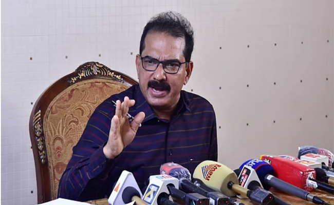 ഞാനും എന്റെ പിതാവും അധ്വാനിച്ച് ഉണ്ടാക്കിയതാണ് കിറ്റക്‌സ്; ഇത് രാജീവിന്റെയോ പിണറായിയുടെയോ പണമല്ല, സഹികെട്ടാണ് കേരളം വിട്ടതെന്ന് കിറ്റെക്‌സ് എംഡി