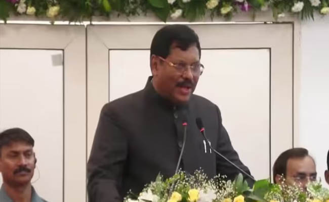 ഇന്ത്യ പ്രതിസന്ധി നേരിടുമ്പോഴെല്ലാം, ഭരണഘടന അതിനെ ഏകീകൃതവും ശക്തവുമായി നിലനിർത്തുന്നു’: ചീഫ് ജസ്റ്റിസ്