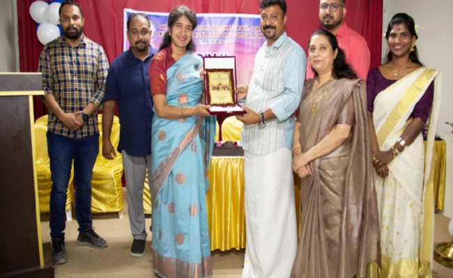 കോട്ടയം ജില്ല പ്രവാസി അസോസിയേഷൻ കുവൈത്ത്  നഴ്സുമാരെ ആദരിച്ചു.