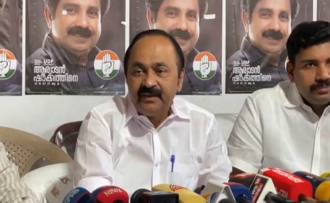 എല്‍ ഡി എഫിനെ പിന്തുണയ്ക്കുമ്പോള്‍ മതേതരവാദികള്‍, യുഡിഎഫിനൊപ്പമെങ്കില്‍ വര്‍ഗീയ പാര്‍ട്ടി; സിപിഎമ്മിന്റേത് ഇരട്ടത്താപ്പ്’: വി ഡി സതീശന്‍