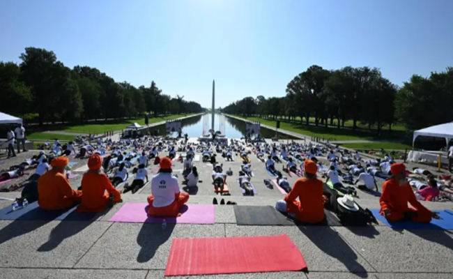 വാഷിംഗ്‌ടണിൽ ഇന്ത്യൻ എംബസി യോഗാ ദിനാഘോഷം സംഘടിപ്പിച്ചു