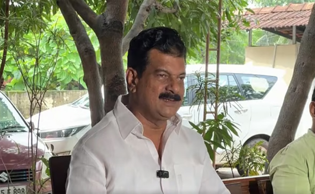 തെളിഞ്ഞ പിണറായിയെക്കാള്‍ നല്ലത് ഒളിഞ്ഞ പിണറായി’, ഞാനല്ലെങ്കില്‍ യുഡിഎഫ് ജയിക്കണം; പി വി അന്‍വര്‍