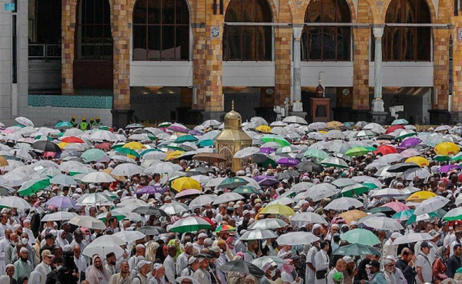 15 ലക്ഷത്തോളം തീര്‍ത്ഥാടകര്‍ മീനായില്‍; ഹജ്ജ് കര്‍മങ്ങള്‍ക്ക് തുടക്കമായി, അറഫ സംഗമം നാളെ