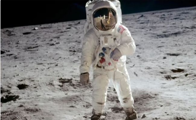 അപ്പോളോ 11 ദൗത്യം; ഇന്ന് ലോക ചാന്ദ്രദിനം; അറിയാം ചന്ദ്രനിൽ മനുഷ്യനുദിച്ച ദിനത്തെ കുറിച്ച്