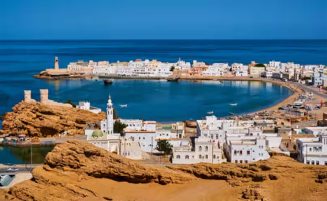 ഒമാനിൽ 2028 മുതൽ ആദായ നികുതി നടപ്പാക്കും ; നികുതി നൽകേണ്ട വിഭാഗങ്ങൾ ഇവയാണ്