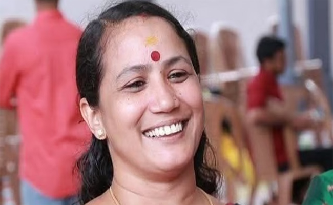 സിപിഐ ചരിത്രത്തിലെ ആദ്യ വനിതാ ജില്ലാ സെക്രട്ടറി; പാലക്കാട് സുമലത നയിക്കും