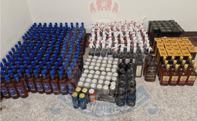 സ്വകാര്യ വാഹനത്തിൽ മദ്യം കടത്താൻ ശ്രമിച്ചു; ഒമാനിൽ ഇന്ത്യക്കാരൻ പിടിയിൽ