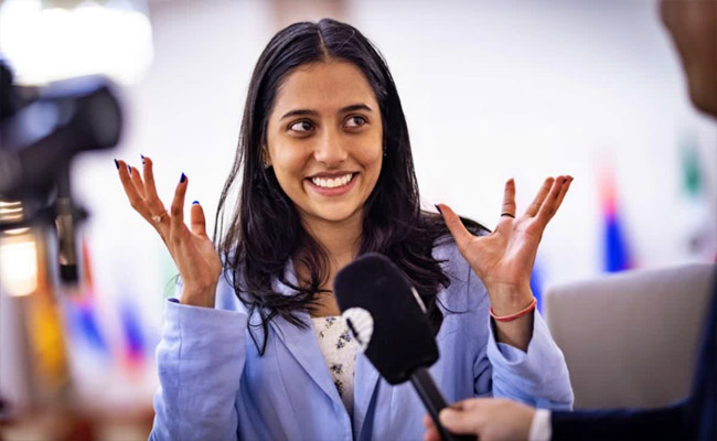 ചരിത്രനേട്ടത്തില്‍ ദിവ്യ ദേശ്‌മുഖ്..! വനിതാ ലോകകപ്പ് ചെസ്സില്‍ ആദ്യമായി ഒരു ഇന്ത്യക്കാരി ഫൈനലില്‍