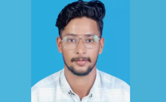 നാട്ടിലേക്കുള്ള യാത്രക്കിടെ വിമാനത്തിൽ വെച്ച് ദേഹാസ്വാസ്ഥ്യം, കുഴഞ്ഞുവീണ മലയാളി യുവാവ് മരിച്ചു