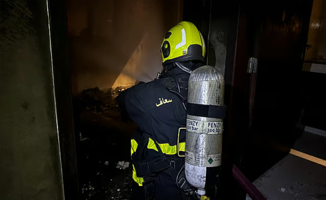 സലാലയിൽ കെ​ട്ടി​ട​ത്തി​ന് തീപിടുത്തം: എട്ട് പേരെ രക്ഷപ്പെടുത്തി