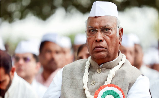 കള്ള വോട്ടിനെതിരെ രാജ്യവ്യാപക പ്രചാരണത്തിന് കോണ്‍ഗ്രസ്; വോട്ട് മോഷണം എങ്ങനെ നടക്കുന്നു എന്നതിനെക്കുറിച്ചുള്ള കൃത്യമായ ഡാറ്റ ഞങ്ങൾ ജനങ്ങൾക്ക് മുന്നിൽ അവതരിപ്പിച്ചിട്ടുണ്ടെന്ന് കോണ്‍ഗ്രസ്‌.