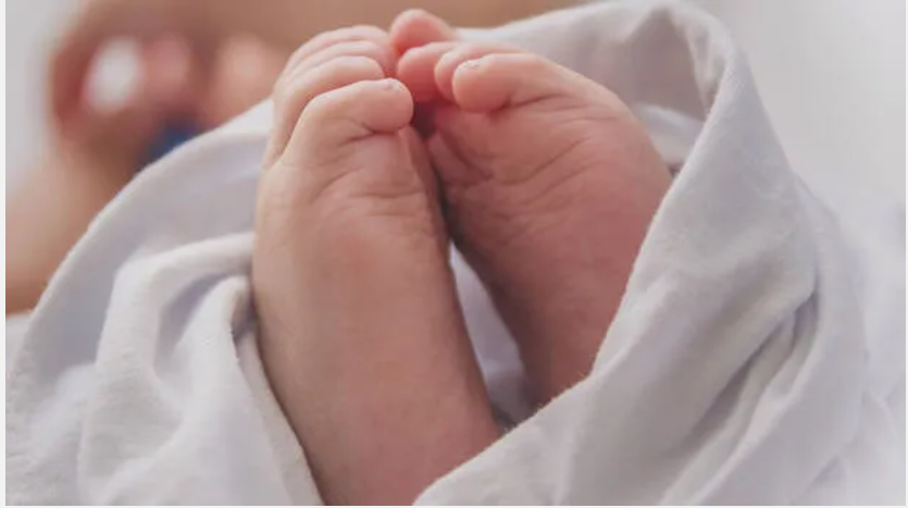 ഒമ്പതാം ക്ലാസുകാരി സ്‌കൂളിലെ ടോയ്‌ലറ്റിൽ പ്രസവിച്ചു; പ്രതിയായ 28കാരൻ പിടിയിൽ