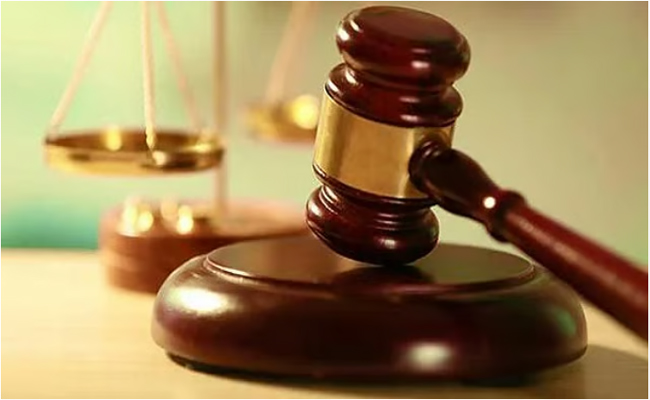 ലൈംഗികാതിക്രമ പരാതി: ചവറ കുടുംബ കോടതി ജഡ്ജി ഉദയകുമാറിന് സസ്‌പെന്‍ഷന്‍