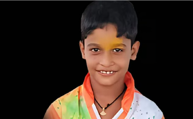 കളിക്കുന്നതിനിടെ ഹൃദയാഘാതം; അമ്മയുടെ മടിയില്‍ കിടന്ന് പത്തു വയസ്സുകാരന്‍ മരിച്ചു