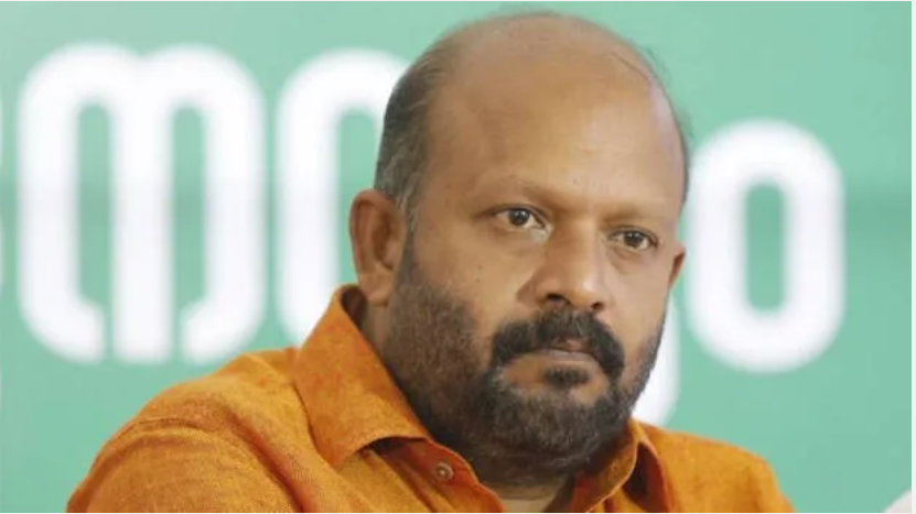 തിരഞ്ഞെടുപ്പ് കമ്മിഷൻ ഒളിച്ചുകളിക്കുന്നെന്ന് വി എസ് സുനിൽകുമാർ തൃശൂർ മുൻ കളക്ടർക്കും രണ്ടിടത്ത് വോട്ട്