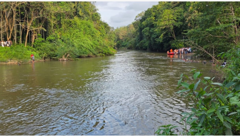 കൊടുവള്ളി മാനിപുരം ചെറുപുഴയിൽ രണ്ടു കുട്ടികൾ ഒഴുക്കിൽപ്പെട്ടു. ഒരാളെ രക്ഷപ്പടുത്തി. 