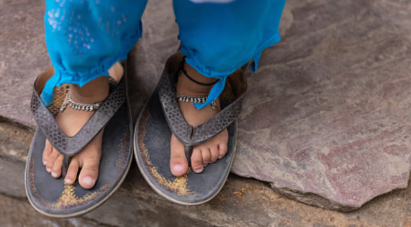 അച്ഛനോട് പറയുമെന്ന് പറഞ്ഞ ആറുവയസുകാരിയെ കൊന്ന് കമിതാക്കൾ 17കാരനുമായി വിവാഹിതയായ 30 കാരിയുടെ അവിഹിത ബന്ധം