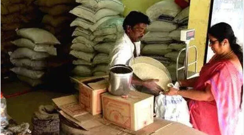 കൃത്യമായി റേഷന്‍ വാങ്ങിയില്ല; പണി കിട്ടിയത് നിരവധി കാര്‍ഡ് ഉടമകള്‍ക്ക്