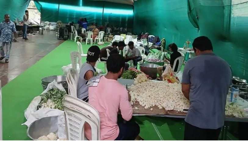 ഫുൽക്ക റൊട്ടിയും പനീർ ബട്ടറും അത്താഴം; അയ്യപ്പ സംഗമത്തിന് പഴയിടത്തിന്റെ അടുക്കള