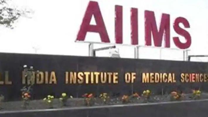 എയിംസ് കേരളത്തിൽ എവിടെയും സ്ഥാപിക്കാമെന്ന് ബിജെപി നിലപാട്’ സുരേഷ് ഗോപിയെ തള്ളി ബിജെപി ആലപ്പുഴ ജില്ലാ നേതൃത്വം