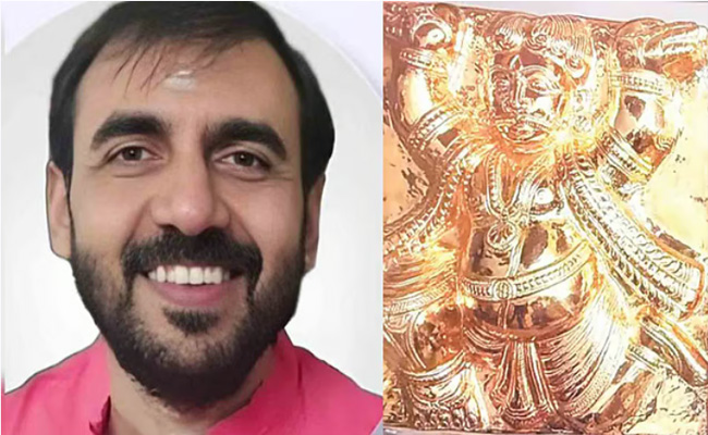 പീഠം സൂക്ഷിച്ചത് കോട്ടയത്തുള്ള സുഹൃത്ത്; തിരികെ സമര്‍പ്പിക്കാന്‍ മറന്നുപോയതാണ്, ദുരുദ്ദേശമില്ല’; വിശദീകരണവുമായി ഉണ്ണികൃഷ്ണന്‍ പോറ്റി