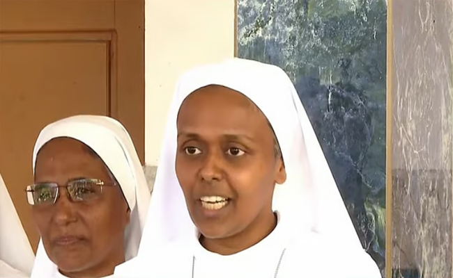 സ്‌കൂളിലെ നിയമങ്ങളും നിബന്ധനകളും പാലിച്ചാല്‍ കുട്ടിക്ക് തുടര്‍ന്നും പഠിക്കാം; ഹൈക്കോടതിക്കും മന്ത്രിക്കും നന്ദി പറഞ്ഞ് പ്രിന്‍സിപ്പല്‍