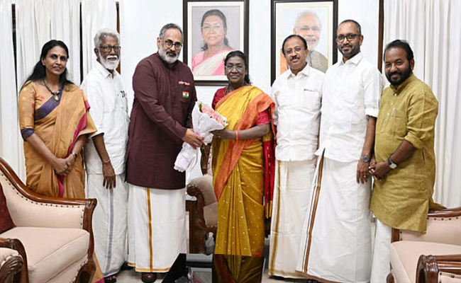 ശബരിമല സ്വര്‍ണക്കൊള്ള: രാഷ്ട്രപതിയെ കണ്ട് ആശങ്കയറിയിച്ച് ബിജെപി