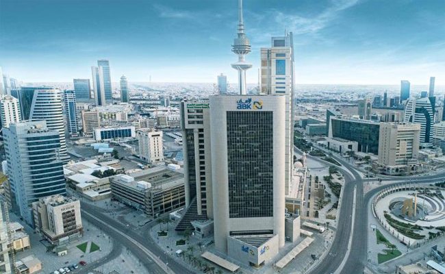 ബാങ്ക് വായ്പ തിരിച്ചടയ്ക്കാതെ കുവൈറ്റ് വിട്ട മലയാളികള്‍ കുടുങ്ങും; രാജ്യാന്തര അന്വേഷണത്തിന് വിദേശകാര്യ വകുപ്പിന്റെ സഹായം തേടാന്‍ ക്രൈം ബ്രാഞ്ച്