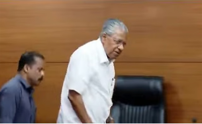 നാളെ തിരുവനന്തപുരത്ത് ചേരാം’; ഭക്ഷ്യവകുപ്പ് യോഗത്തില്‍ നിന്ന് മുഖ്യമന്ത്രി ഇറങ്ങിപ്പോയി