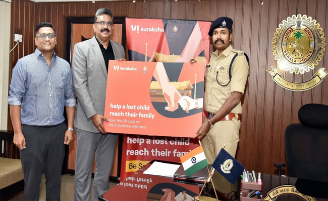 കുട്ടി തീര്‍ഥാടകര്‍ ഇനി വഴിതെറ്റില്ല; സന്നിധാനത്ത് സുരക്ഷയ്ക്കായി പൊലീസിന്‍റെ വി സുരക്ഷാ റിസ്റ്റ് ബാന്‍ഡുകള്‍